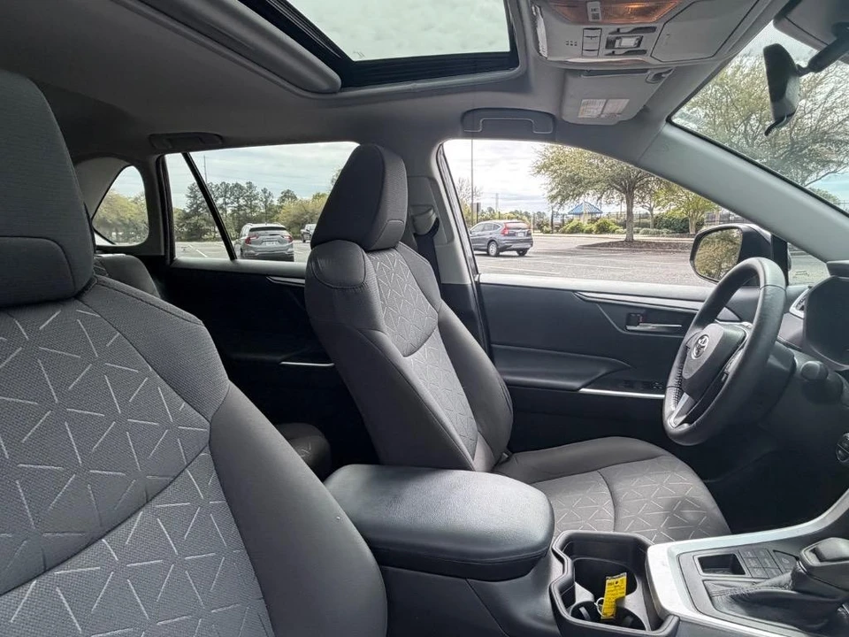 2021 Toyota RAV4 5th Gen - Image 30 of 31