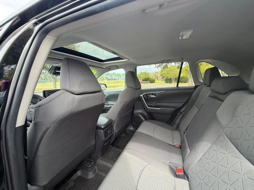 2021 Toyota RAV4 5th Gen - Image 22 of 31