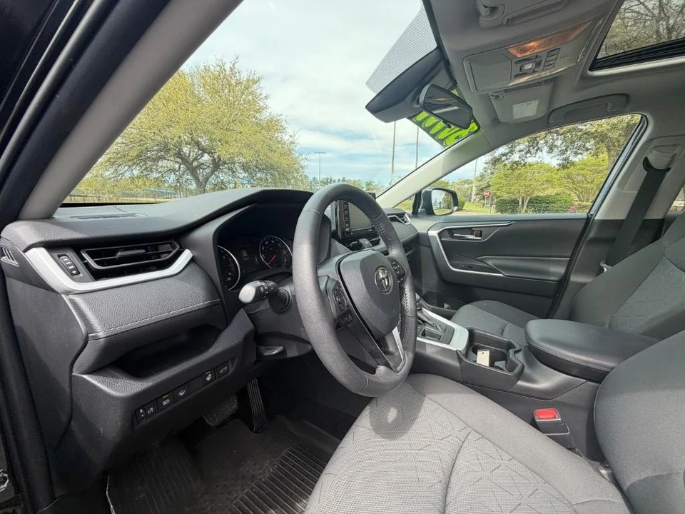 2021 Toyota RAV4 5th Gen - Image 7 of 31