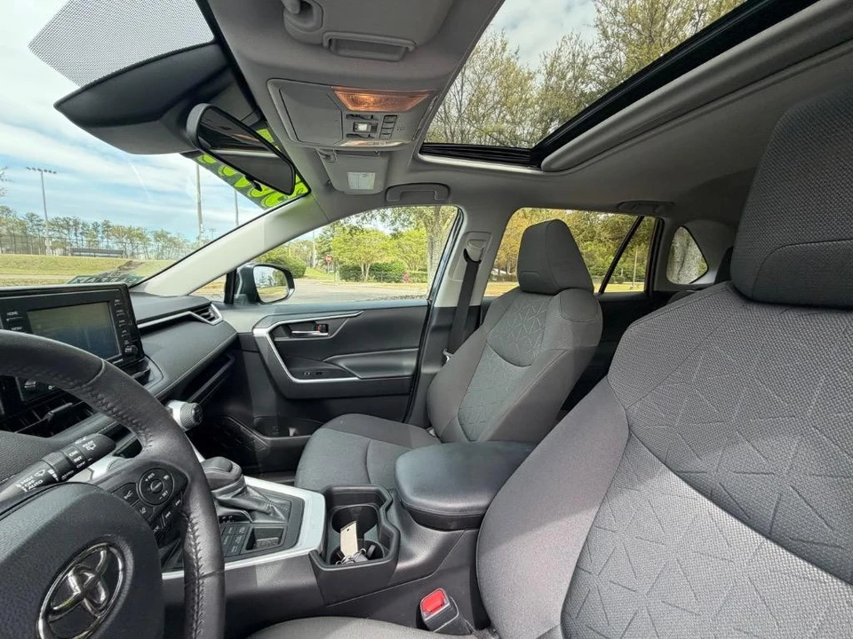 2021 Toyota RAV4 5th Gen - Image 8 of 31