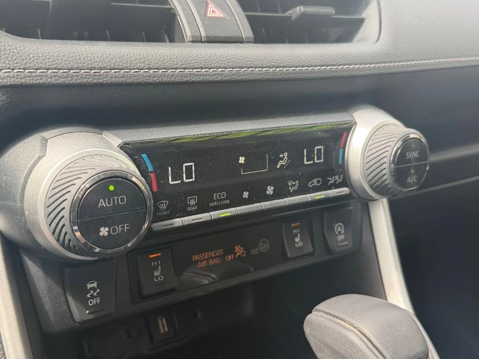 2021 Toyota RAV4 5th Gen - Image 13 of 31