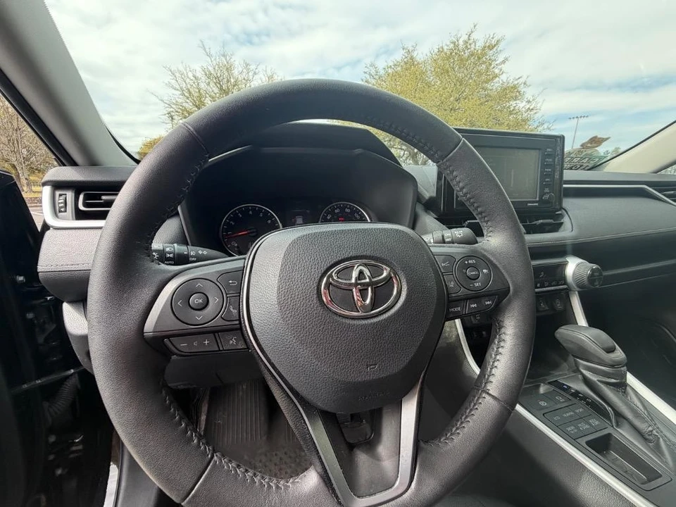 2021 Toyota RAV4 5th Gen - Image 9 of 31