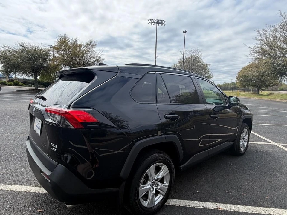 2021 Toyota RAV4 5th Gen - Image 28 of 31