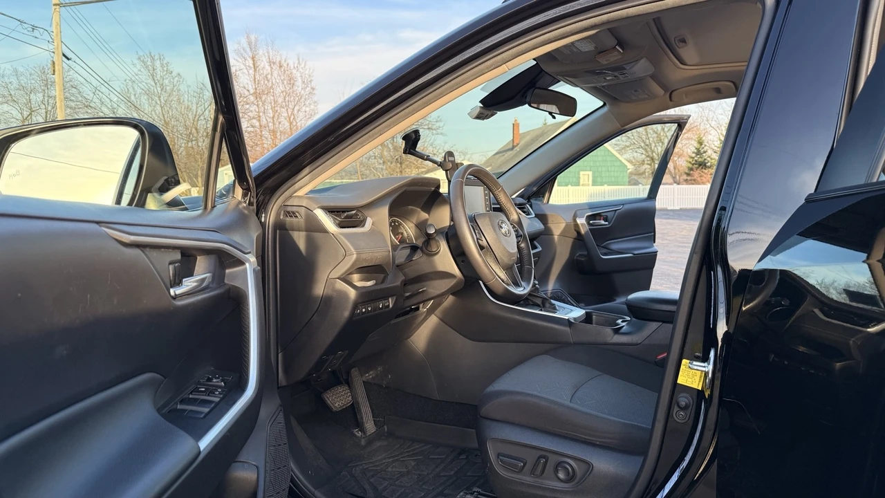 2021 Toyota RAV4 5th Gen - Image 7 of 12