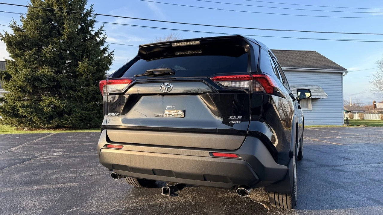 2021 Toyota RAV4 5th Gen - Image 5 of 12