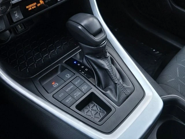 2021 Toyota RAV4 5th Gen - Image 16 of 21