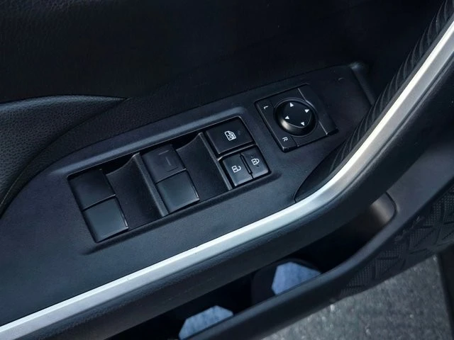 2021 Toyota RAV4 5th Gen - Image 9 of 12