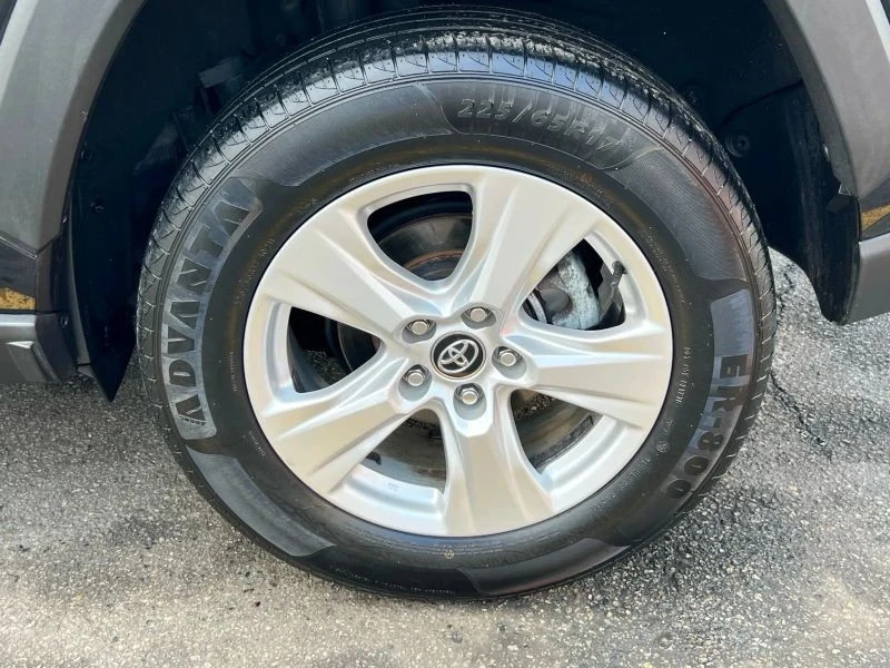 2021 Toyota RAV4 5th Gen - Image 11 of 12