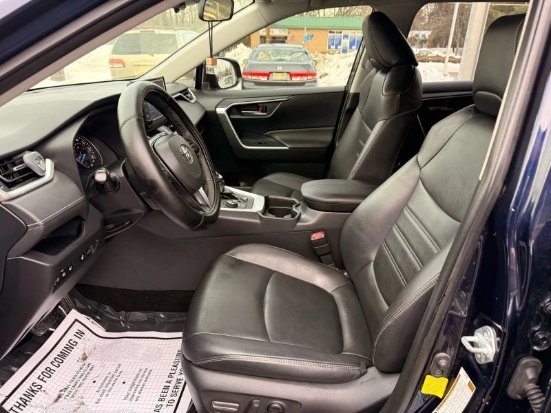 2021 Toyota RAV4 5th Gen - Image 11 of 12