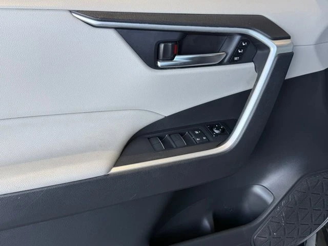 2021 Toyota RAV4 5th Gen - Image 20 of 21