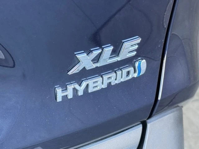 2021 Toyota RAV4 5th Gen - Image 15 of 21