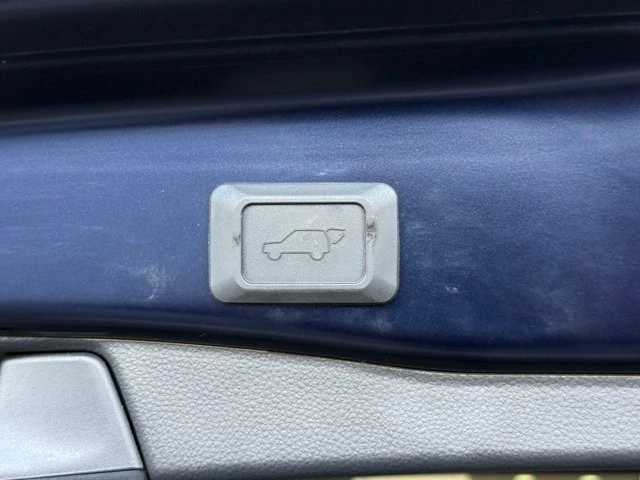 2021 Toyota RAV4 5th Gen - Image 17 of 21