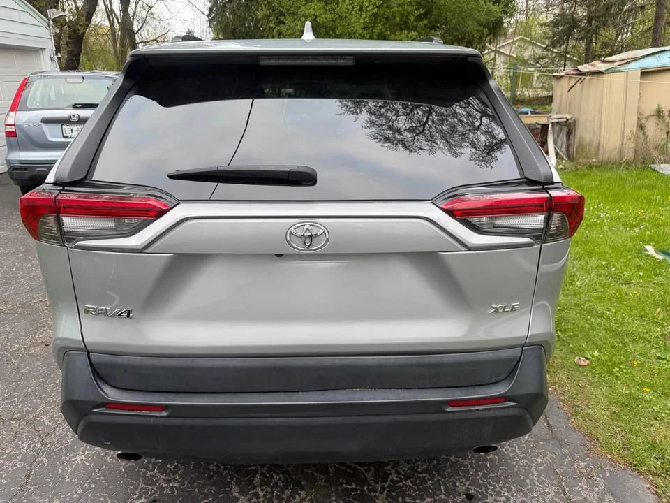 2021 Toyota RAV4 5th Gen - Image 2 of 17