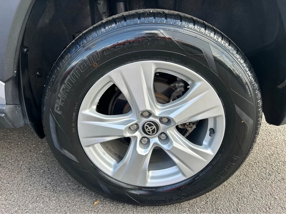 2021 Toyota RAV4 5th Gen - Image 9 of 16