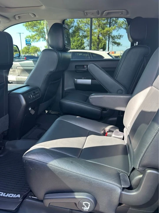 2021 Toyota Sequoia 2nd Gen - Image 7 of 10