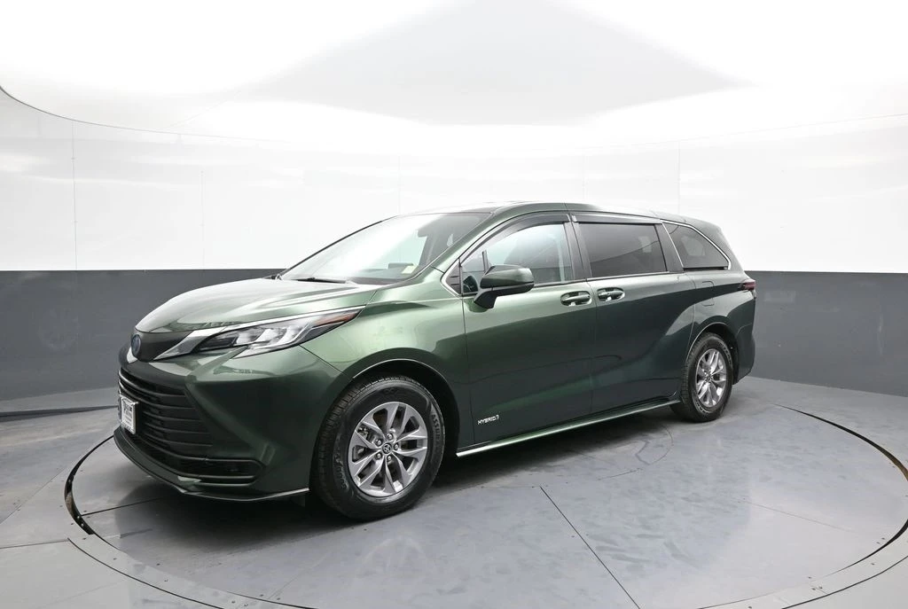 2021 Toyota Sienna 4th Gen - Image 10 of 12