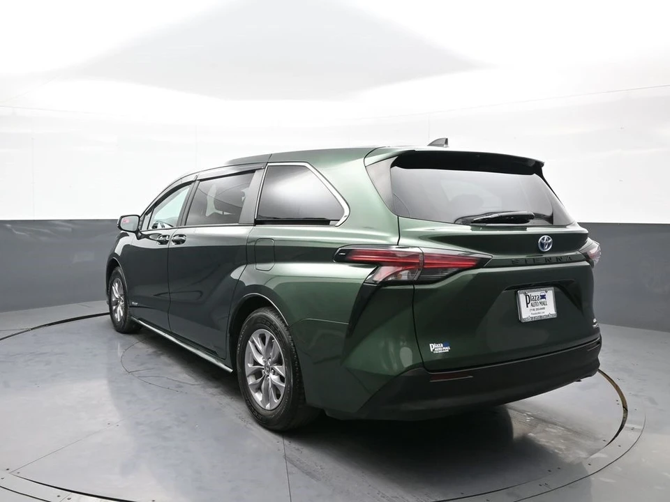 2021 Toyota Sienna 4th Gen - Image 8 of 12