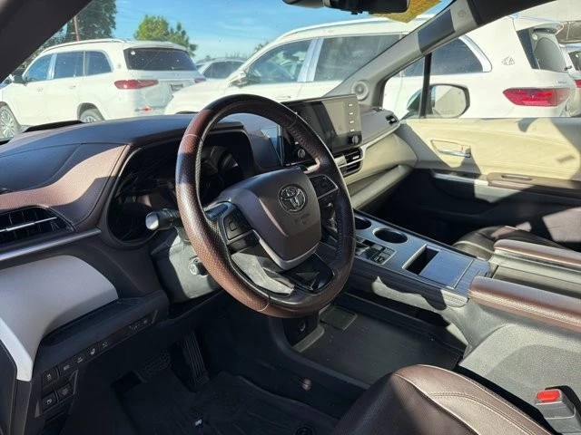 2021 Toyota Sienna 4th Gen - Image 10 of 16