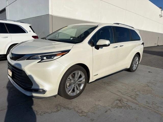 2021 Toyota Sienna 4th Gen - Image 2 of 16