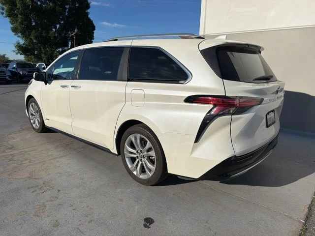 2021 Toyota Sienna 4th Gen - Image 3 of 16