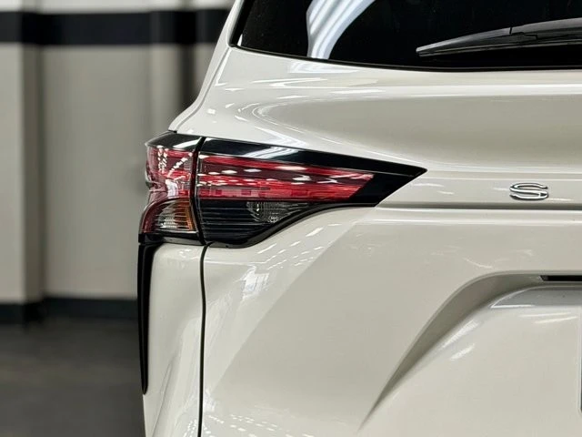 2021 Toyota Sienna 4th Gen - Image 14 of 21