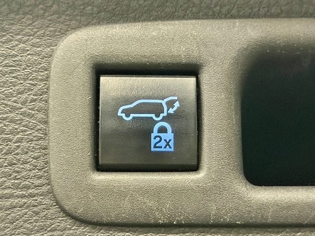 2021 Toyota Sienna 4th Gen - Image 16 of 21