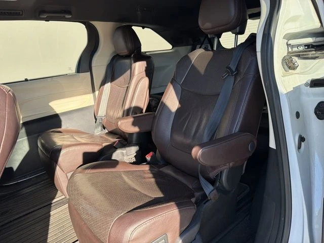 2021 Toyota Sienna 4th Gen - Image 7 of 16