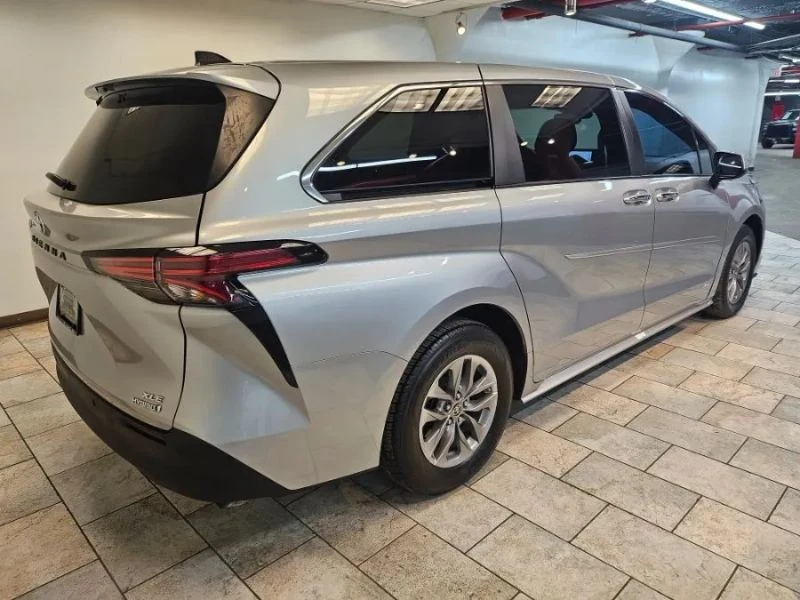2021 Toyota Sienna 4th Gen - Image 3 of 12