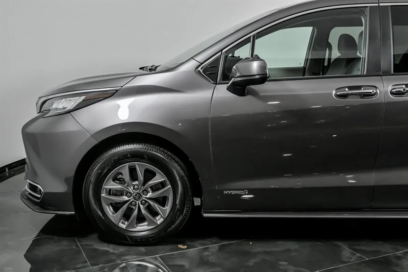 2021 Toyota Sienna 4th Gen - Image 6 of 21