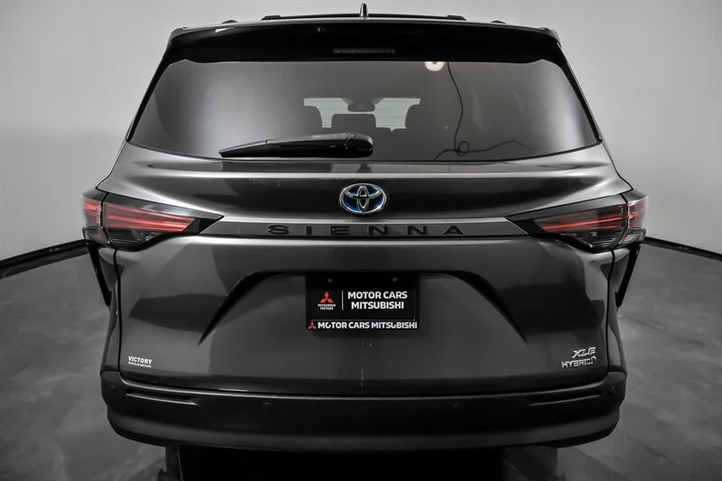 2021 Toyota Sienna 4th Gen - Image 10 of 21