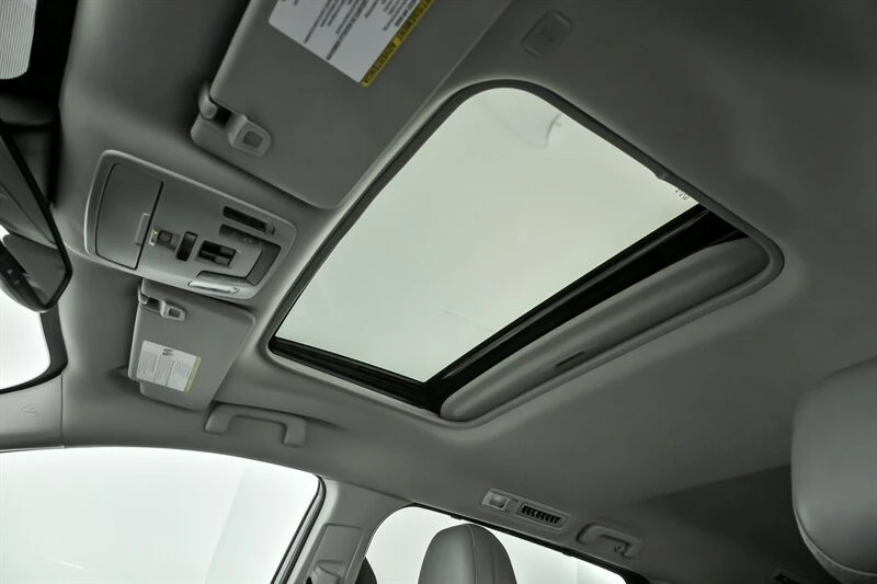 2021 Toyota Sienna 4th Gen - Image 21 of 21