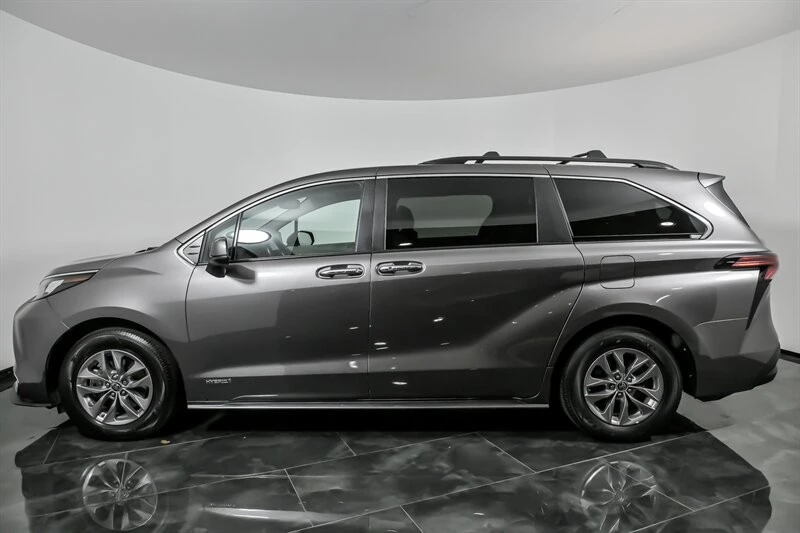 2021 Toyota Sienna 4th Gen - Image 7 of 21