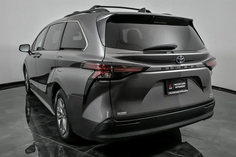 2021 Toyota Sienna 4th Gen - Image 9 of 21