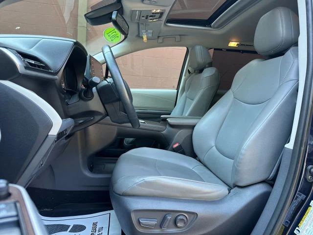 2021 Toyota Sienna 4th Gen - Image 15 of 21