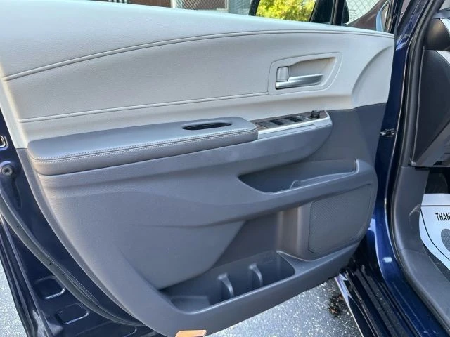 2021 Toyota Sienna 4th Gen - Image 13 of 21