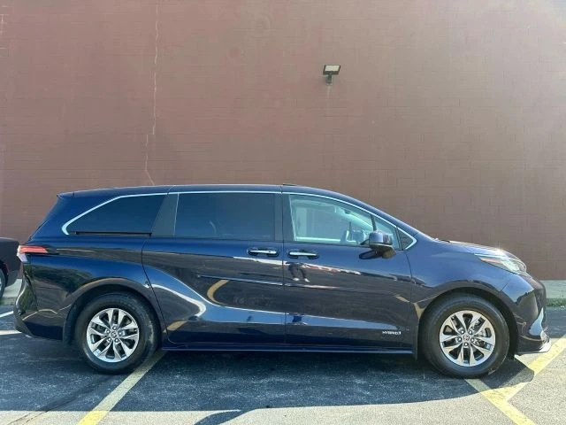 2021 Toyota Sienna 4th Gen - Image 7 of 21