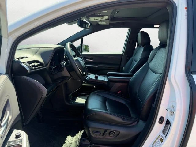 2021 Toyota Sienna 4th Gen - Image 11 of 21