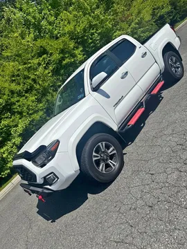 2021 Toyota Tacoma Double Cab TRD Off-Road Pickup 4D 5 ft