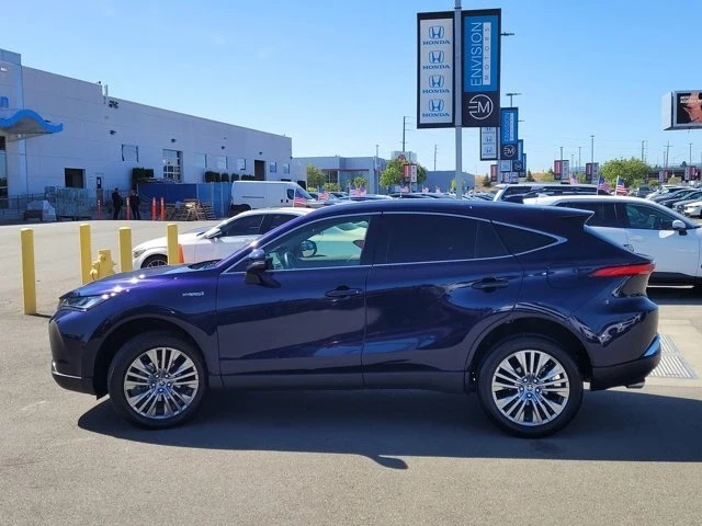 2021 Toyota Venza - Image 8 of 12