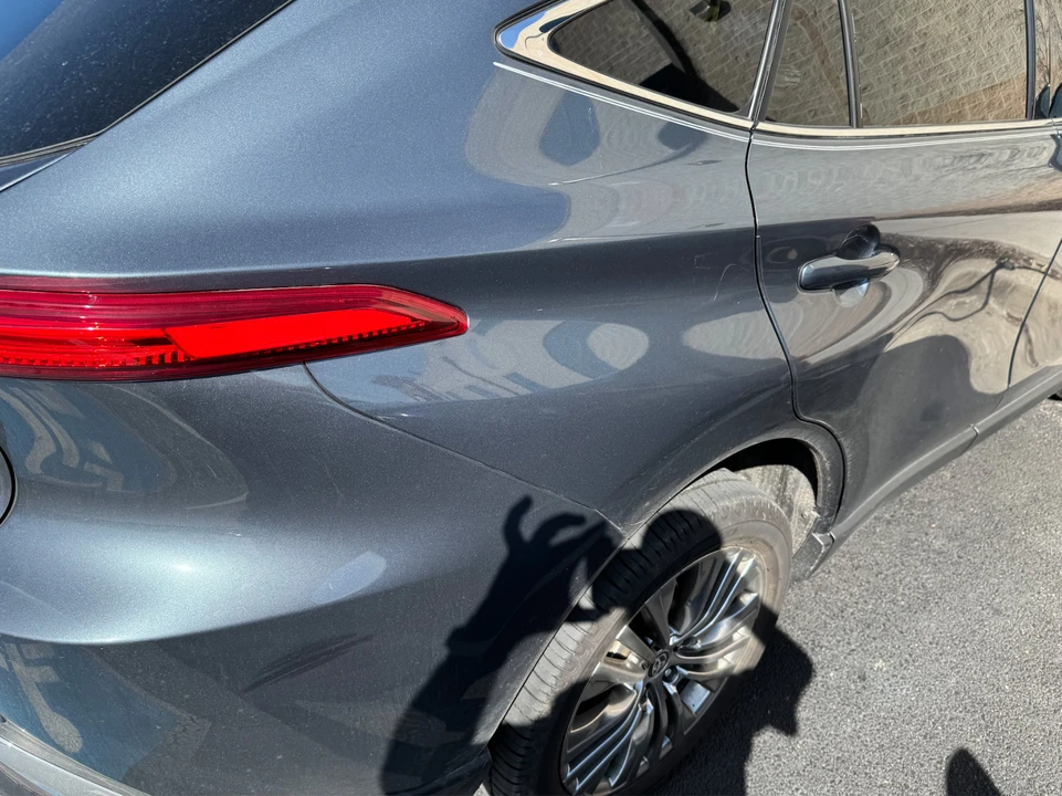 2021 Toyota Venza - Image 12 of 21