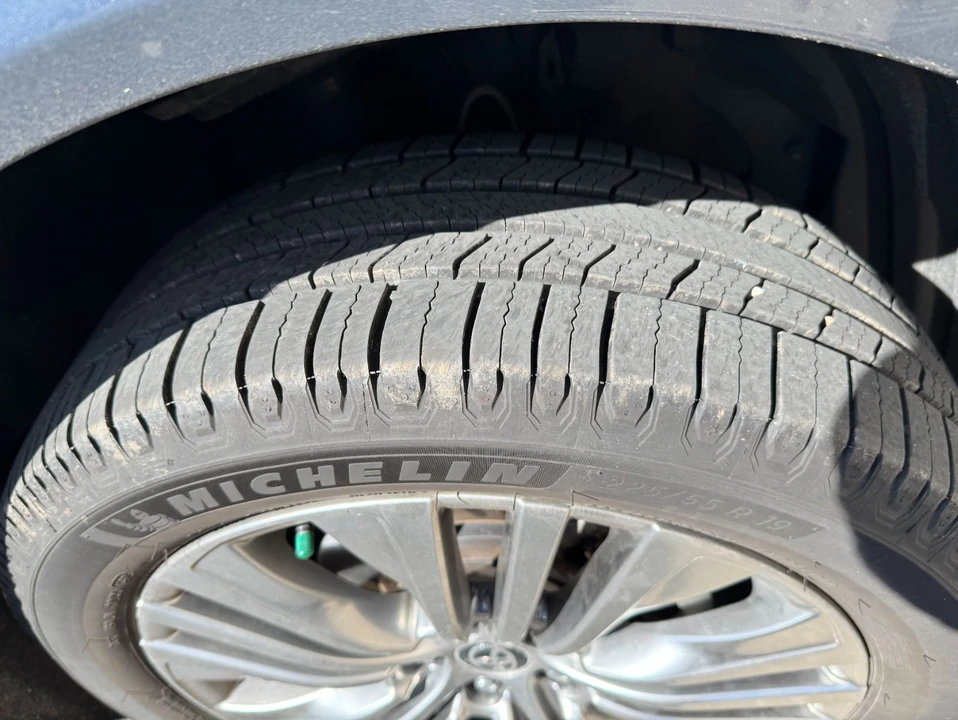 2021 Toyota Venza - Image 3 of 21