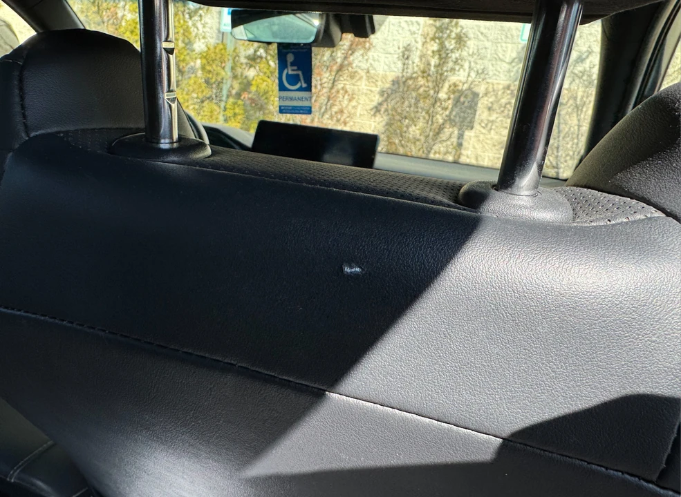2021 Toyota Venza - Image 18 of 21