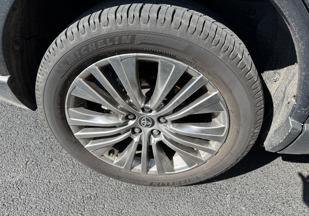 2021 Toyota Venza - Image 4 of 21