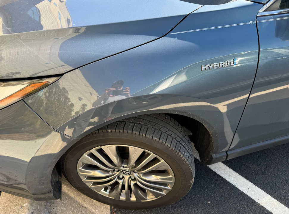 2021 Toyota Venza - Image 19 of 21