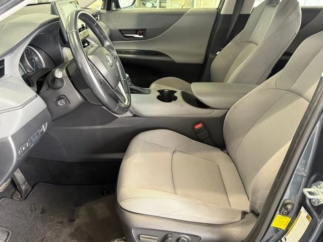 2021 Toyota Venza - Image 18 of 21