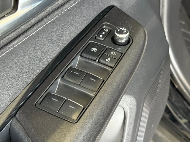 2021 Toyota Venza - Image 20 of 21