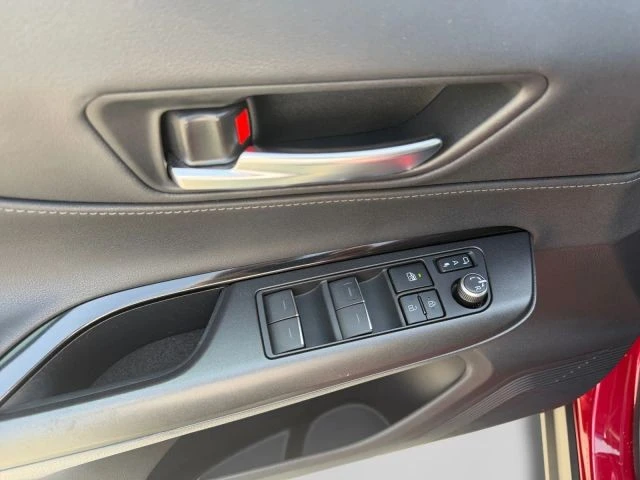 2021 Toyota Venza - Image 15 of 21