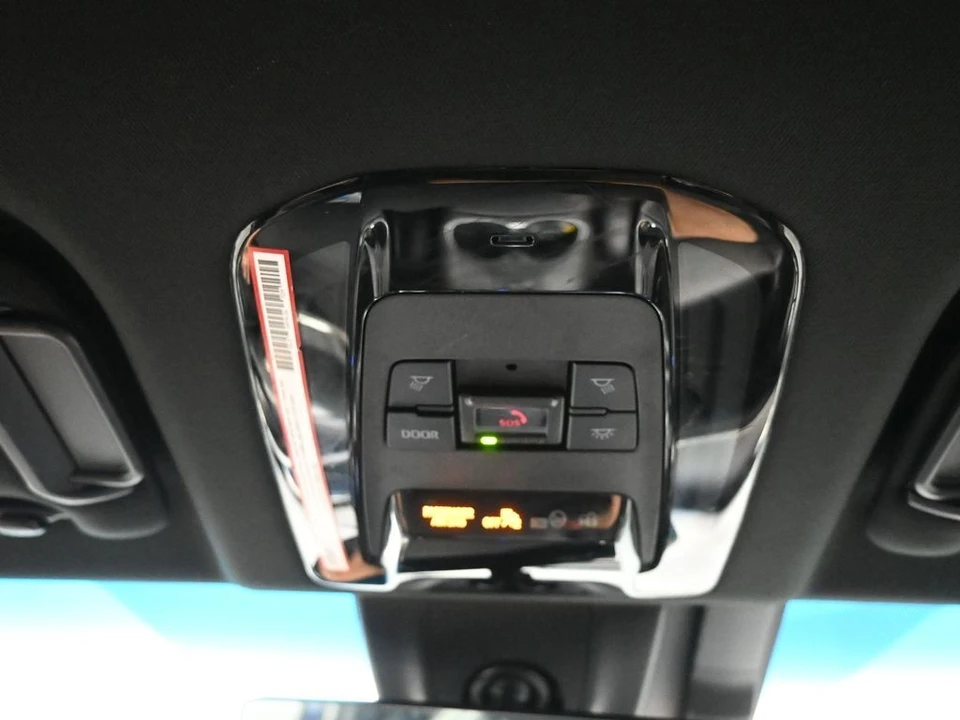 2021 Toyota Venza - Image 17 of 21