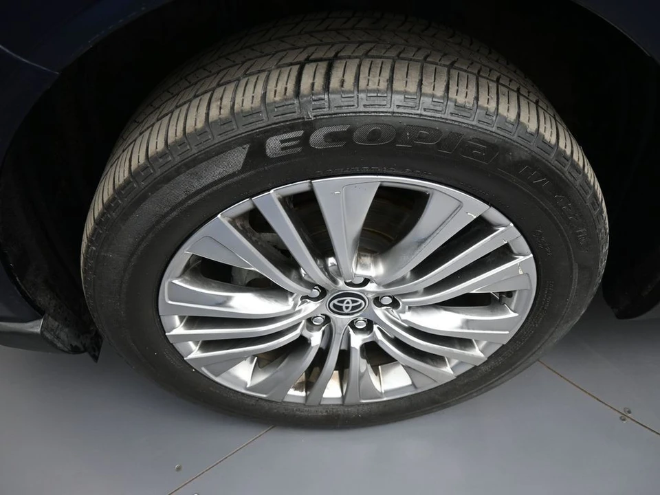 2021 Toyota Venza - Image 14 of 21