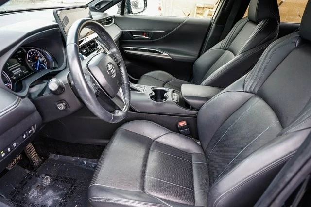 2021 Toyota Venza - Image 18 of 21